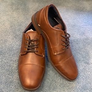 Boys size 3 brown dress shoes